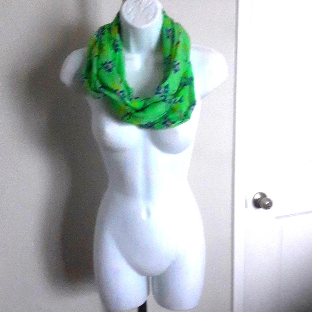 B-Iconic Infinity Scarf